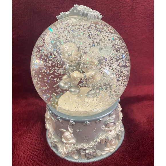 Special Edition Mickey And Minnie Skating Silver Snow Globe Disney Store 2002 - Picture 9 of 16